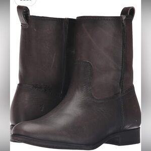 FRYE Women’s Cara Short Leather Boot